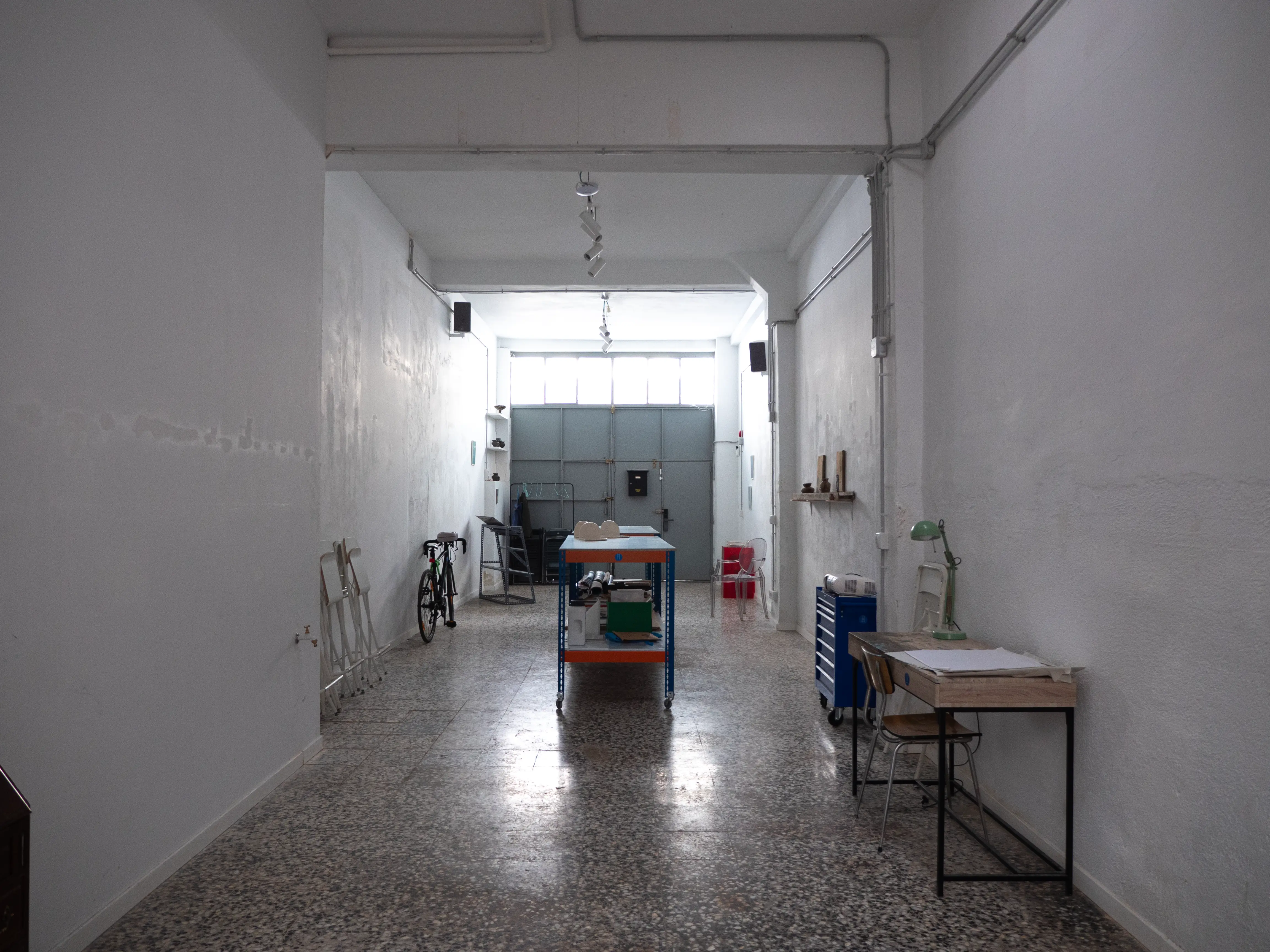 Vista interior de Fresca La Nave en Carabanchel